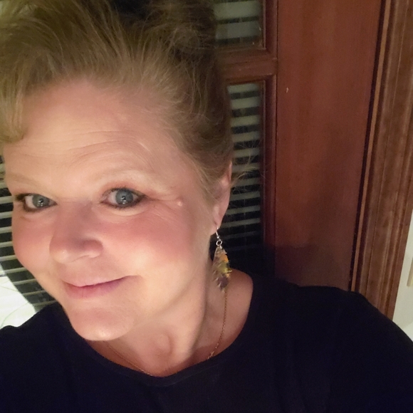 Earrings - Picture 4 of 4